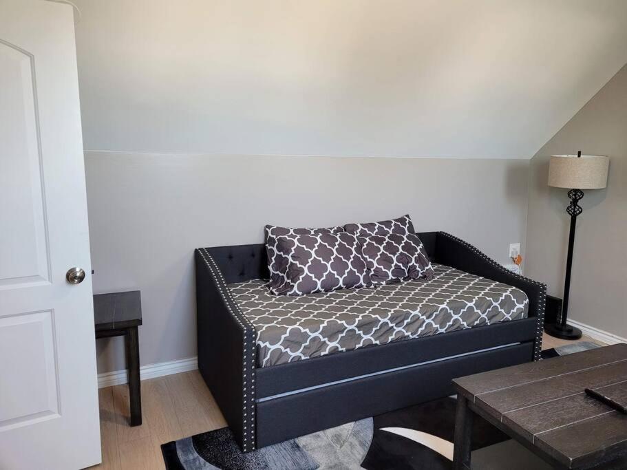 No Chores, 10min To Downtown And 25min To Niagara Falls Apartment Buffalo